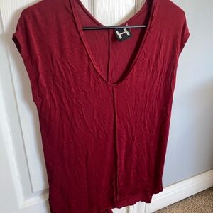 Low V-neck short sleeve